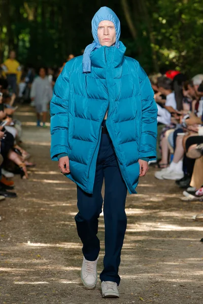 Look 43